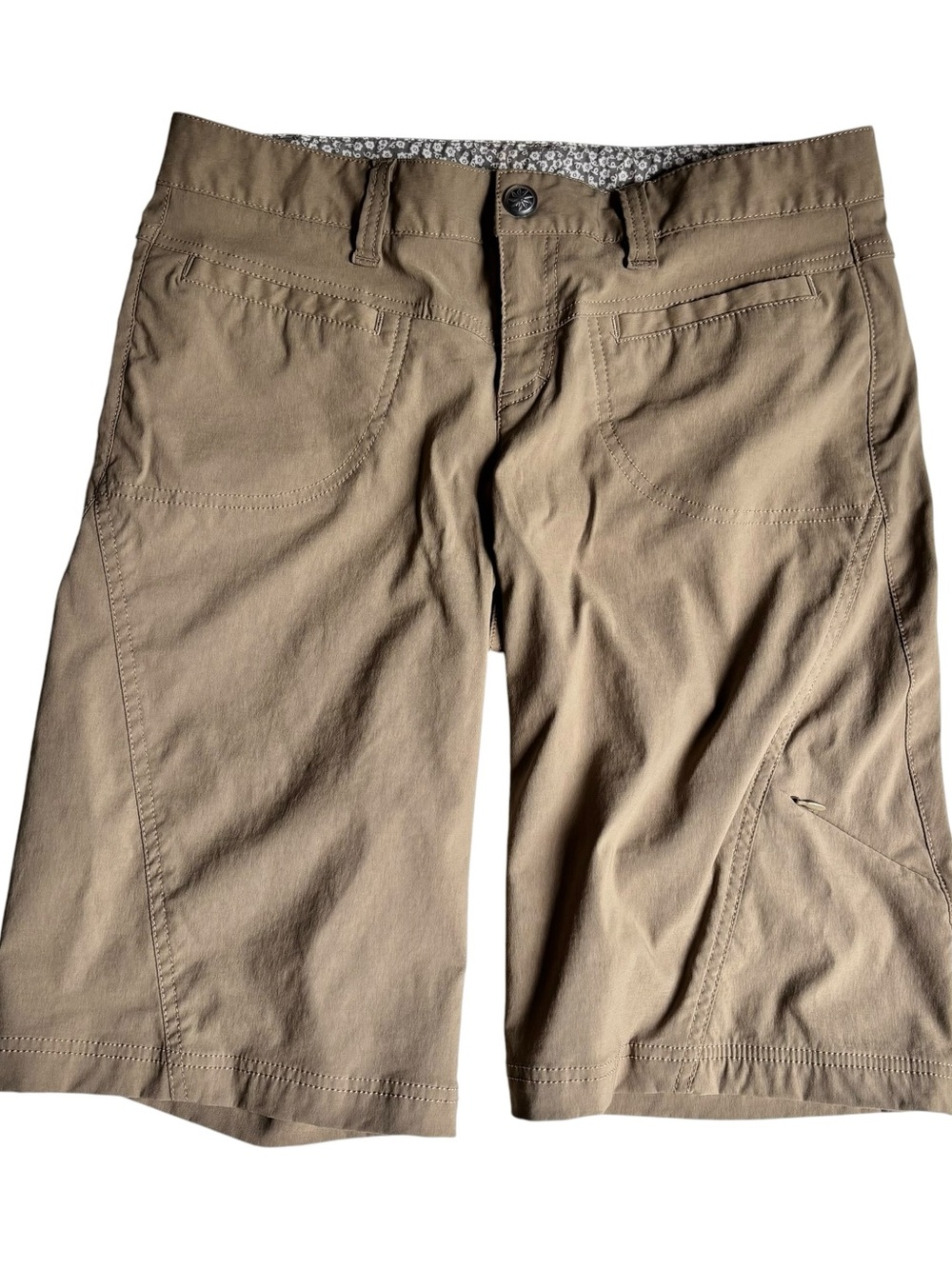 Athleta Bermuda Hiking Beige Khaki Nylong Casual Shorts Size 6